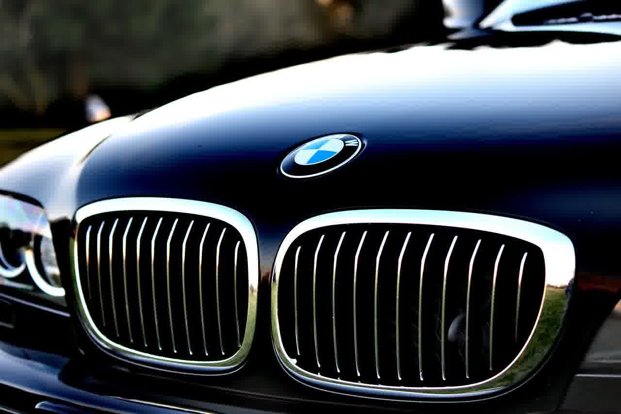 BMW X5 디젤과 하이브리드의 유지비 차이점 깊이 살펴보기