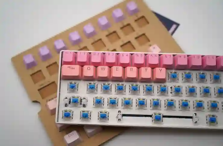 독거미 키보드와 Epomaker x AULA F87 무선 기계식키보드의 매력 살펴보기